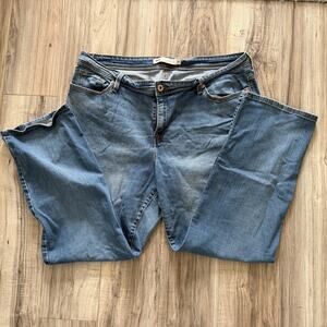 Levi’s 580 Straight Light Denim Jeans Women’s Size 20w Defined Waist Distressed